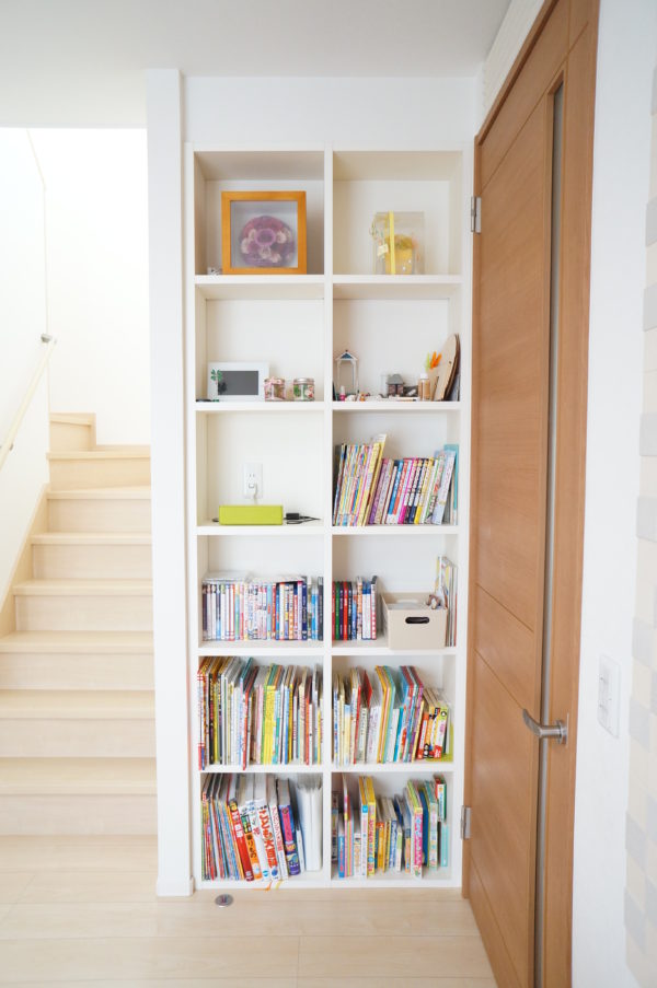 Bookshelf_01