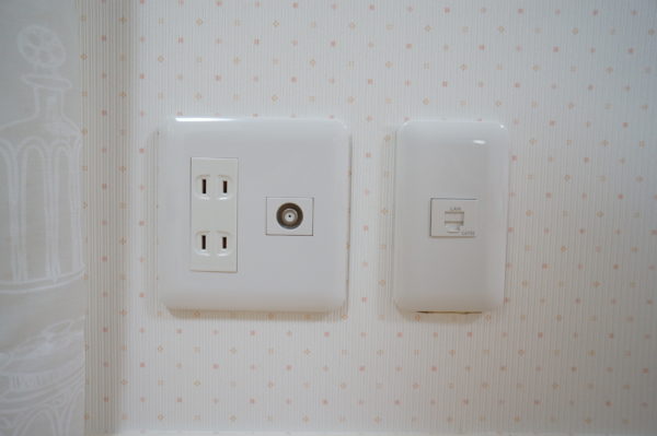 electrical-outlet_52